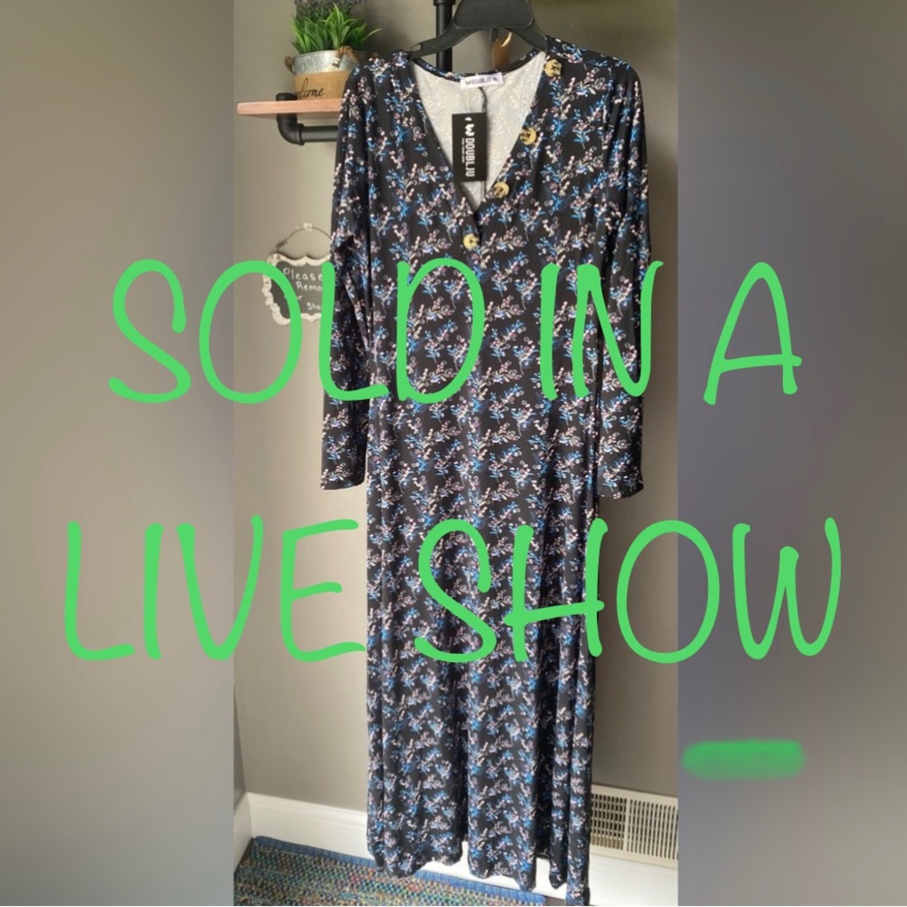 Floral Print Lightweight V Neck Maxi Dress With Button Details